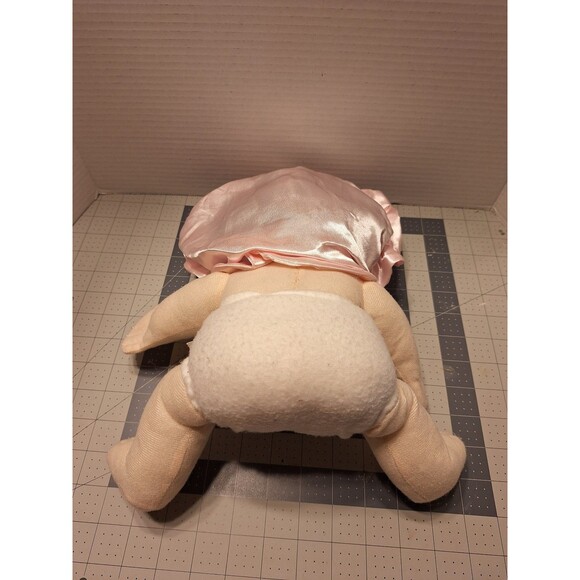 Kellytoy Baby Betty Boop in Diaper Plush Stuffed Doll Bonnet bow - Picture 5 of 9